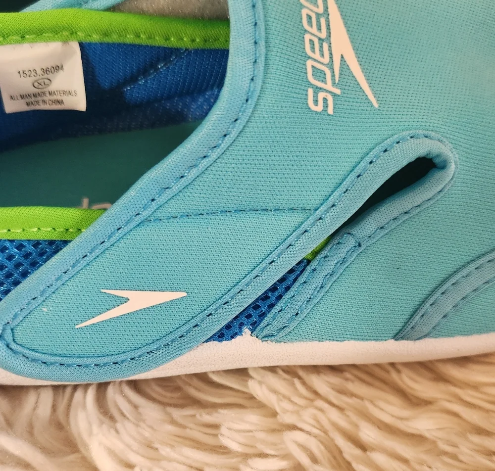 Speedo nwt size